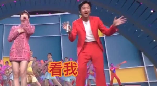 首上春晚，邓超到底有多快乐？