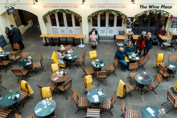 应对能源涨价　英国半数家庭“拆东补西”