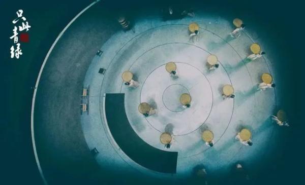 虎年春晚《只此青绿》刷屏,“只此一卷”为何惊艳无数人? 虎年春晚《只此青绿》刷屏,“只此一卷”为何惊艳无数人?