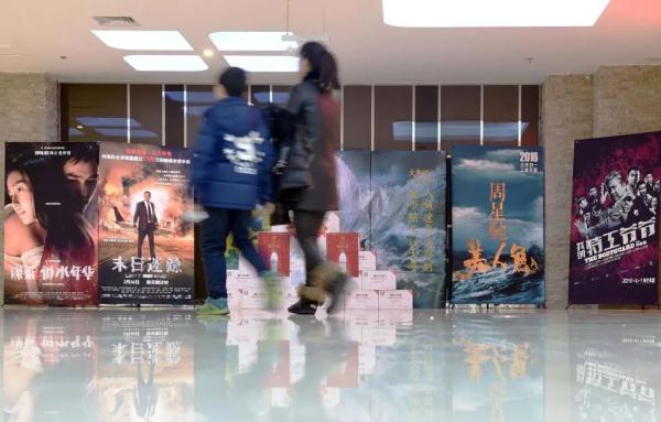 藏在电影里的春节记忆,一组照片看时代变迁… 藏在电影里的春节记忆,一组照片看时代变迁…