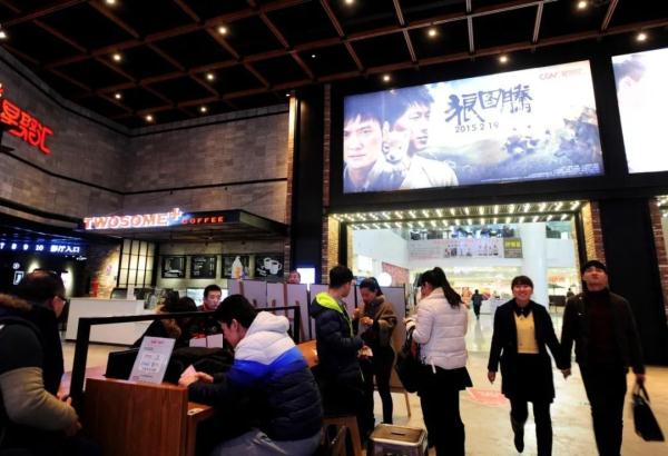 藏在电影里的春节记忆,一组照片看时代变迁… 藏在电影里的春节记忆,一组照片看时代变迁…