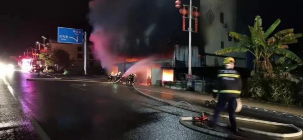 悲痛!他们一个原本过完这个春节就结婚,另一个准备订婚…… 悲痛!他们一个原本过完这个春节就结婚,另一个准备订婚……