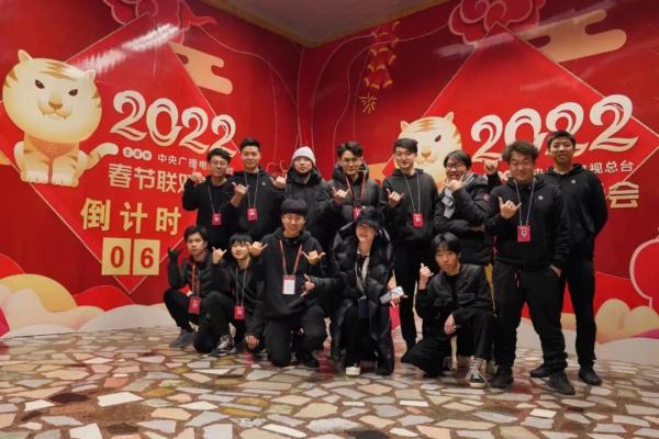 魔术师邓男子揭秘《迎春纳福》