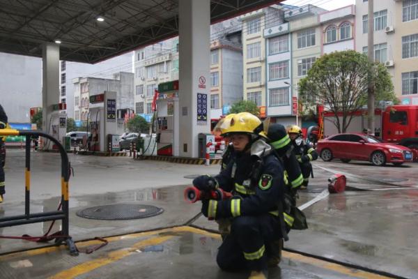 悲痛!他们一个原本过完这个春节就结婚,另一个准备订婚…… 悲痛!他们一个原本过完这个春节就结婚,另一个准备订婚……