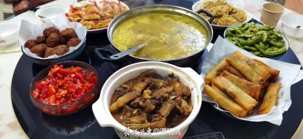 “爸妈的菜是家的味道”，千余网友在长江头条“晒年饭”