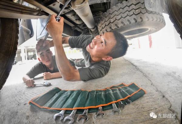 “最牛军车”驾驶员，二等功！国际比赛破纪录，二等功！