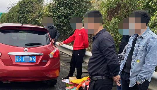 大年月朔珠海这些东谈主却困在路上，回不了家！效劳……