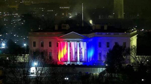 北京冬奥开幕在即,白宫亮起三色灯支持来华美国运动员 北京冬奥开幕在即,白宫亮起三色灯支持来华美国运动员