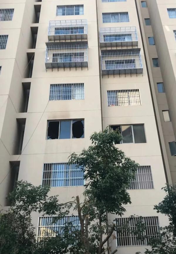 深夜家中突起大火，父女俩“四点防范”惊险逃生