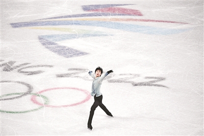 葱桶组合首秀刷新世界纪录 中国花滑团体赛暂列第三 葱桶组合首秀刷新世界纪录 中国花滑团体赛暂列第三