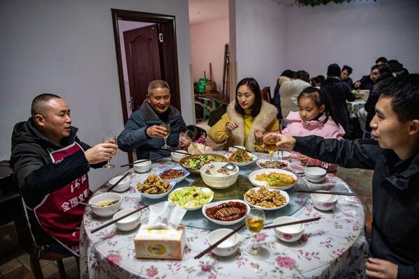 幸福的味道——草莓丰收迎新年