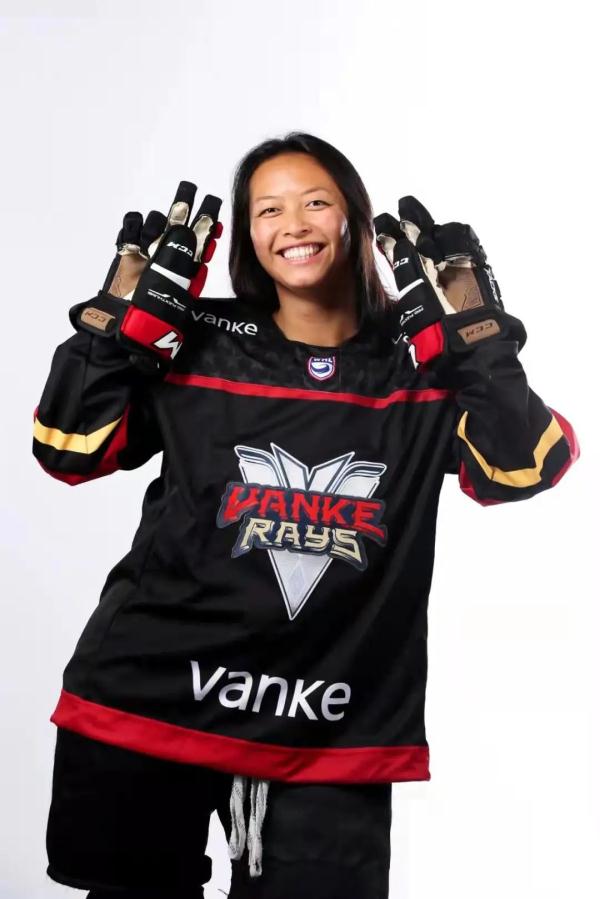 绝杀！中国女冰首胜！深圳运动员包揽3球！