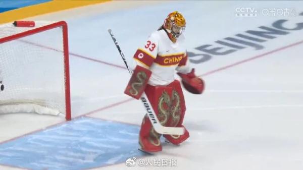 绝杀！中国女冰首胜！深圳运动员包揽3球！
