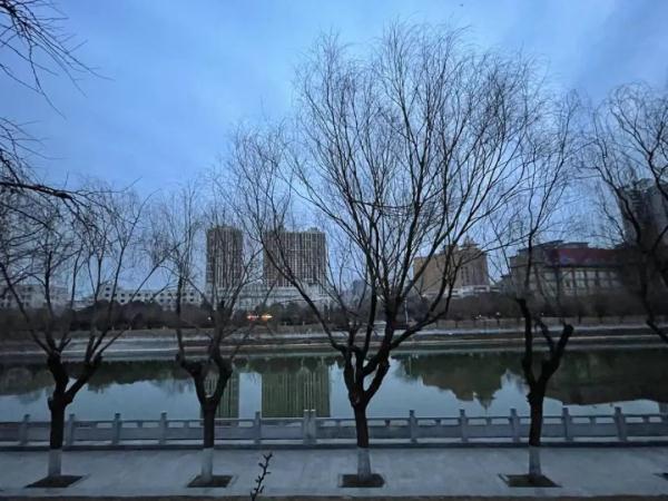 郑州错过了虎年首场降雪，昨晚河南大雪下到这儿了↓