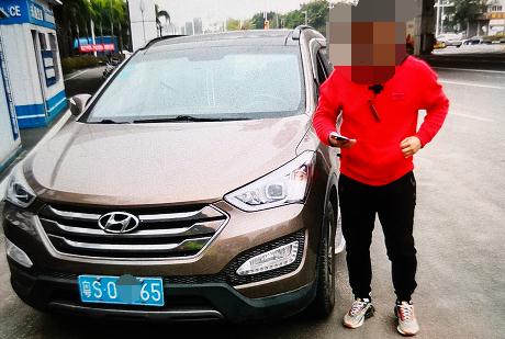 女子开车走情侣路闯了4次红灯！她却对交警说：以为是黄灯！