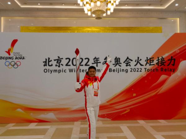 他是冬奥火炬手，更是天安门前253座华灯的“掌灯人”！