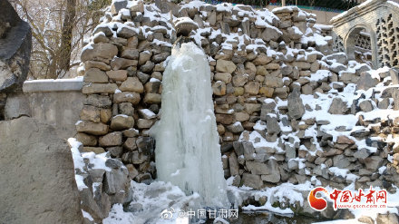 兰州：雪映五泉山更幽 时光流淌数百年