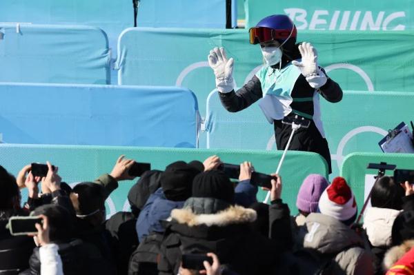 中国军团第3金！自由式滑雪女子大跳台决赛谷爱凌摘金！