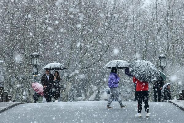 “断桥残雪”出现了！这场雪会持续到何时？新一轮冷空气又将抵达浙江