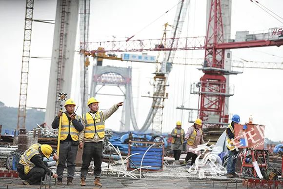 虎年首个工作日，“基建狂魔”虎力全开向未来！