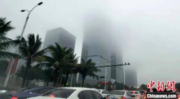 绵绵细雨笼罩海口 今夜琼州海峡通航气象条件差