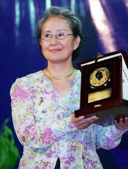 著名作家张洁去世，“我们这个时代肝肠寸断的表情”