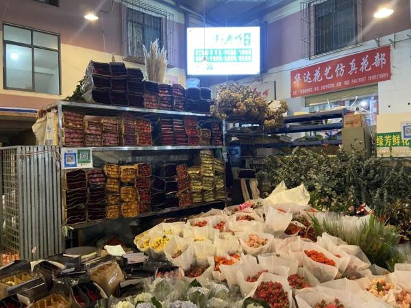 十年来花价最高情人节？一支红玫瑰超20元？