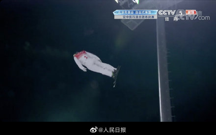 漂亮！贾宗洋空中技巧首跳太稳了