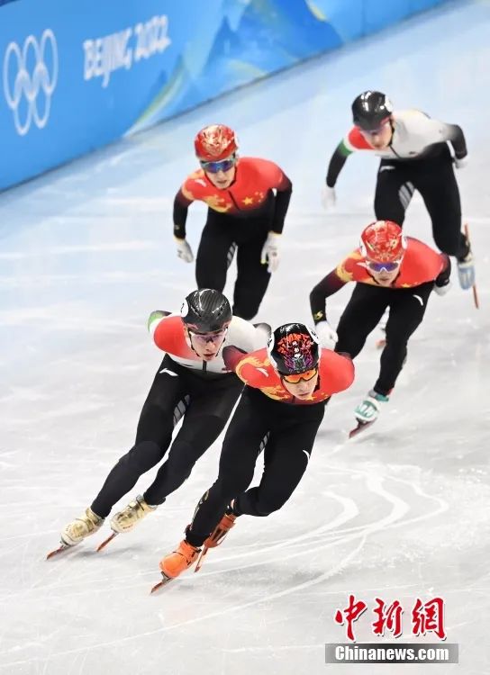 武大靖说自己脚“丑”，网友不干了！