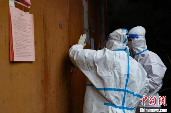 “总有人翻山越岭,为你而来” “总有人翻山越岭,为你而来”