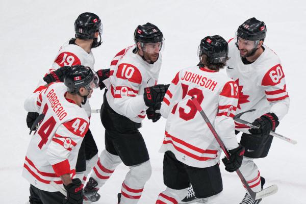 北京冬奥会|冰球男子小组赛:中国队不敌加拿大队 北京冬奥会|冰球男子小组赛:中国队不敌加拿大队