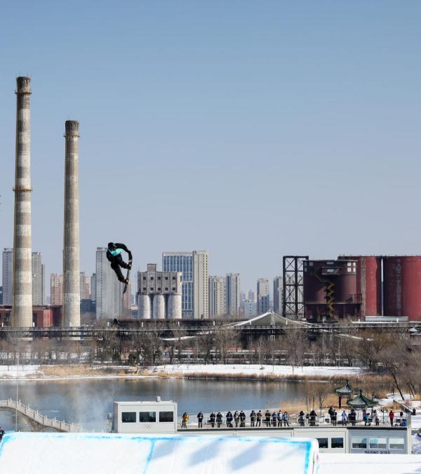 北京冬奥会｜一飞冲天！苏翊鸣摘金！