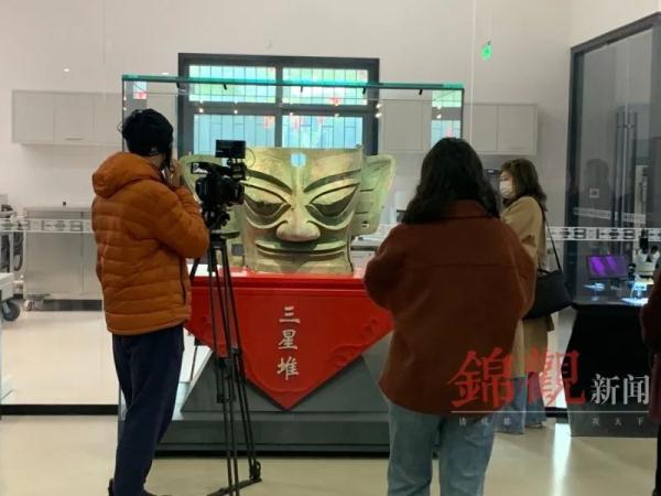今天首展！春晚上的大面具“回家了”