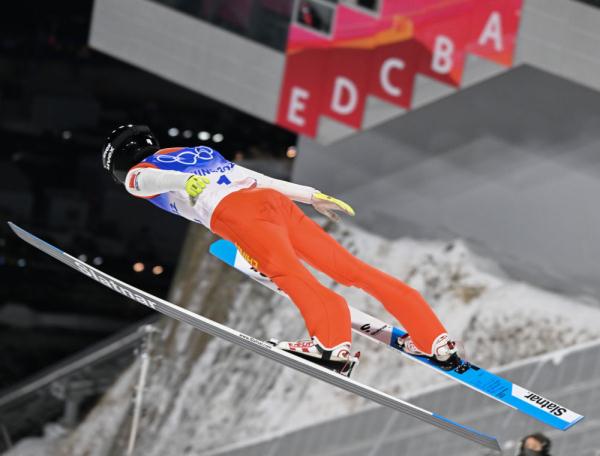 北京冬奥会 | 中国队无缘跳台滑雪男子团体决赛 北京冬奥会 | 中国队无缘跳台滑雪男子团体决赛