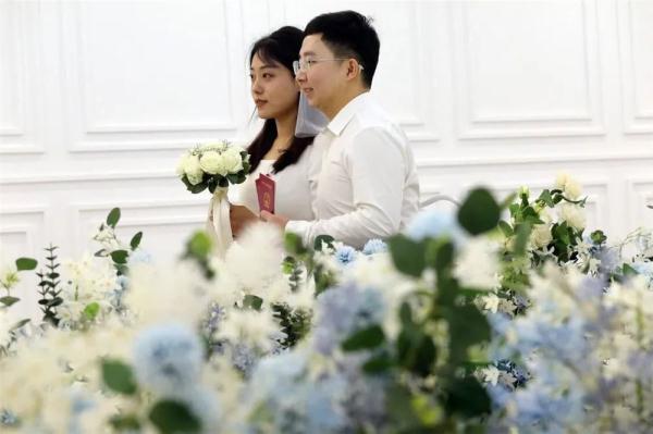 虎年迎首个结婚潮！今天江苏8862对情侣领证