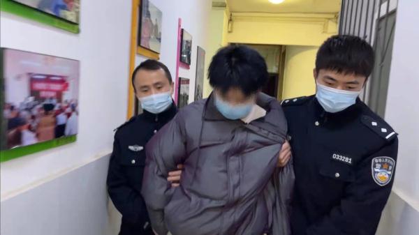 男子刚玩完密室逃脱，就被警察抓走！