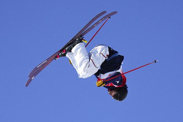 北京冬奥会美国选手包揽自由式滑雪男子坡面障碍技巧冠亚军