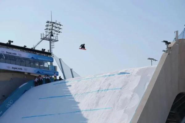梦幻联动!苏炳添说苏翊鸣是雪上“苏神” 梦幻联动!苏炳添说苏翊鸣是雪上“苏神”