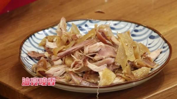 不用红烧不用炒，小鱼干加“它”上锅蒸，骨酥肉烂，鲜香不腥！