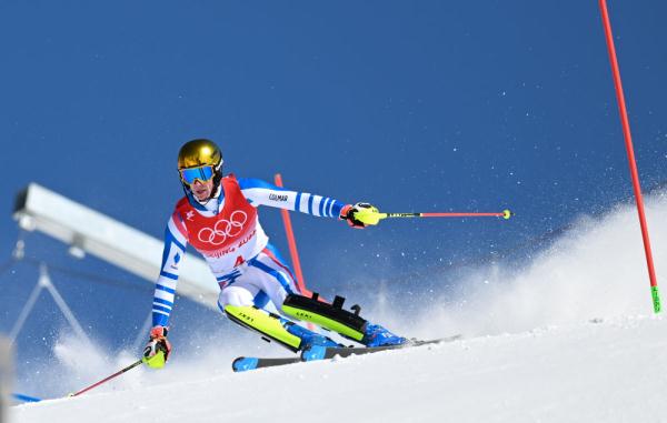 北京冬奧會高山滑雪男子迴轉法國選手奪冠兩名中國選手遺憾未能完賽