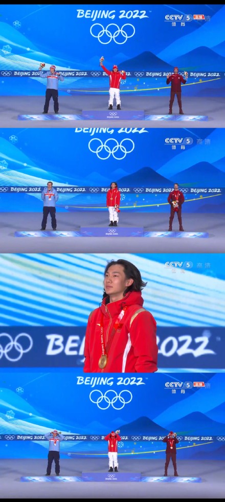 立正脱帽唱国歌！升国旗时苏翊鸣脱帽唱国歌