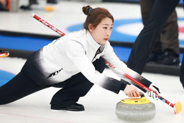 冬奥女运动员中国图片