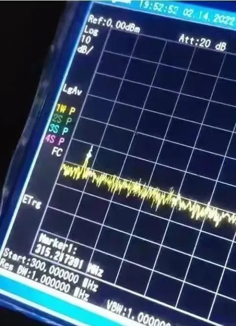 北京通州一小区车钥匙“集体”遥控失灵, 疑似干扰源竟在邻居家里...... 北京通州一小区车钥匙“集体”遥控失灵, 疑似干扰源竟在邻居家里......