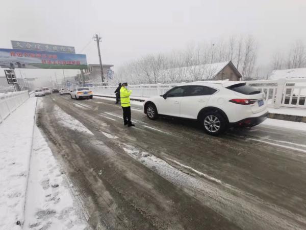 荆州又双叒下雪啦！下得还真不小，接下来的天气……