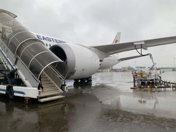 东航紧急备降!客舱响起掌声…… 东航紧急备降!客舱响起掌声……