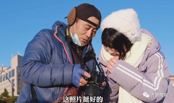 青岛栈桥的“23号大爷”火了！网友：让海鸥都嫉妒的男人