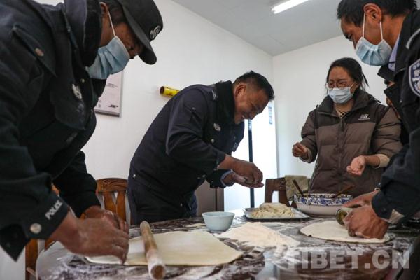 他们共同守护边境的每一天都是团圆 他们共同守护边境的每一天都是团圆