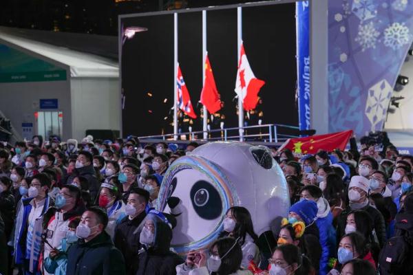 “破冰”冬奥｜看见不一样的谷爱凌、苏翊鸣和“冰墩墩”