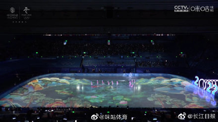 花滑表演滑美轮美奂!彭程金杨选曲李健异乡人 花滑表演滑美轮美奂!彭程金杨选曲李健异乡人