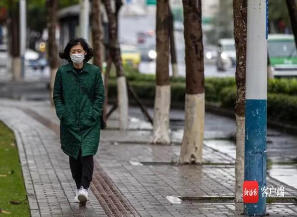 @海南人,你的羽绒服穿起来了吗?看看他们的御寒装备… @海南人,你的羽绒服穿起来了吗?看看他们的御寒装备…